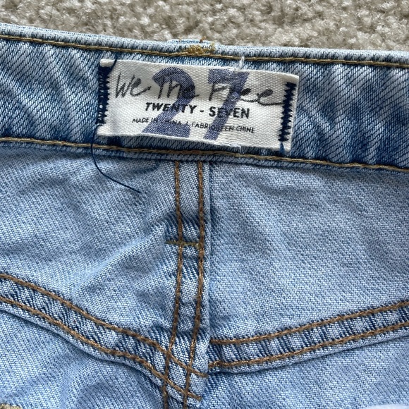 We The Free People mini distressed denim skirt raw hem size 27 light wash - Picture 13 of 13
